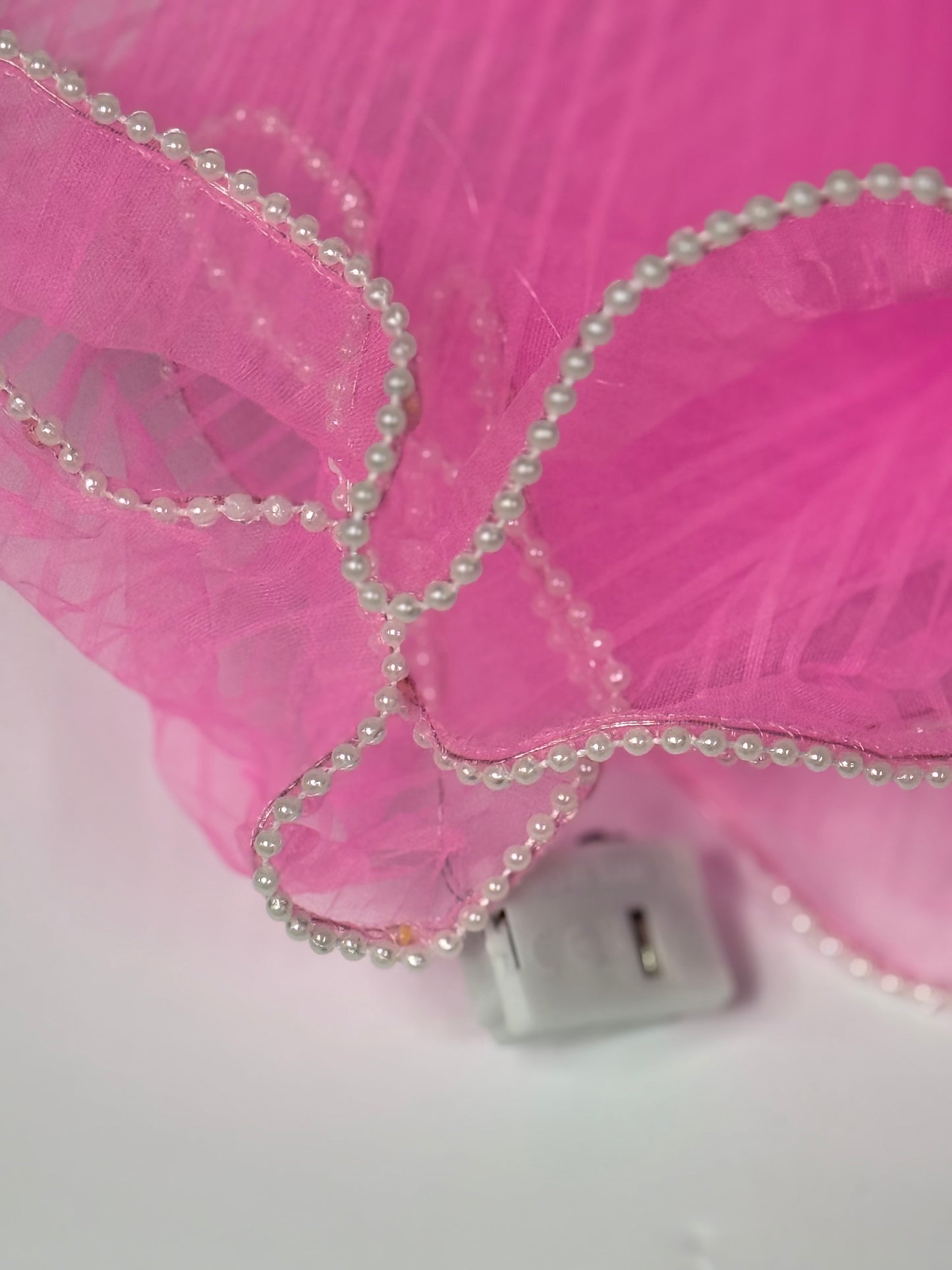 Pearl Trim Mesh with Lights Hot Pink