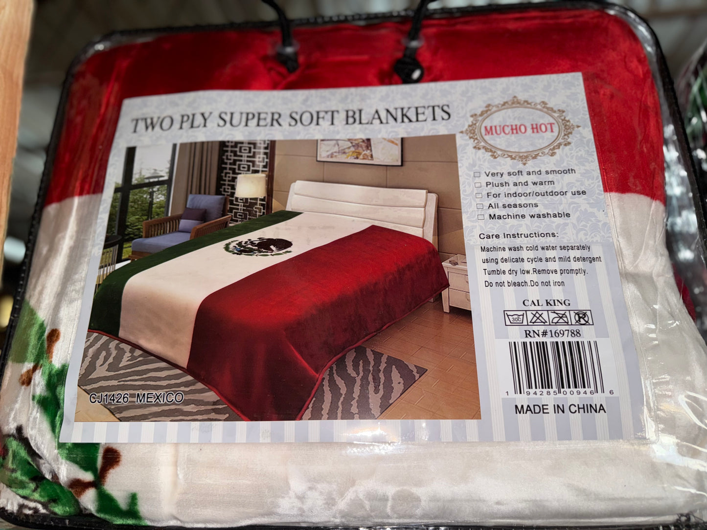 Cal King Ultra Thick Mexico Flag Blanket (ITEM #CJ1426)