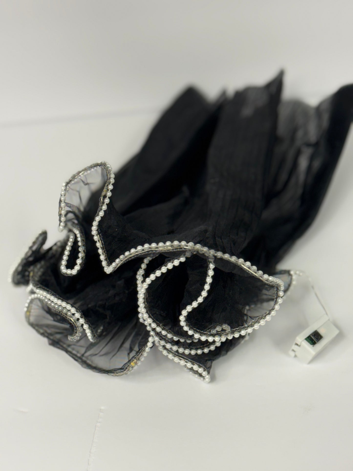 Pearl Trim Mesh with Lights Black