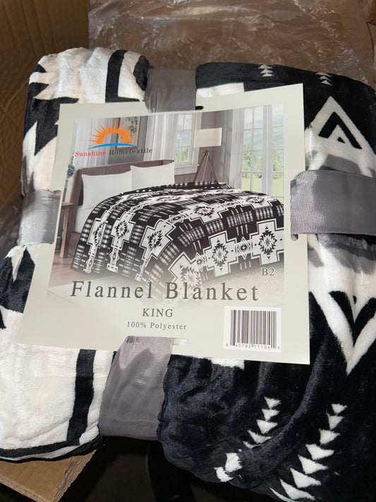 Black & White Western King Size Flannel Blanket (ITEM #B2)