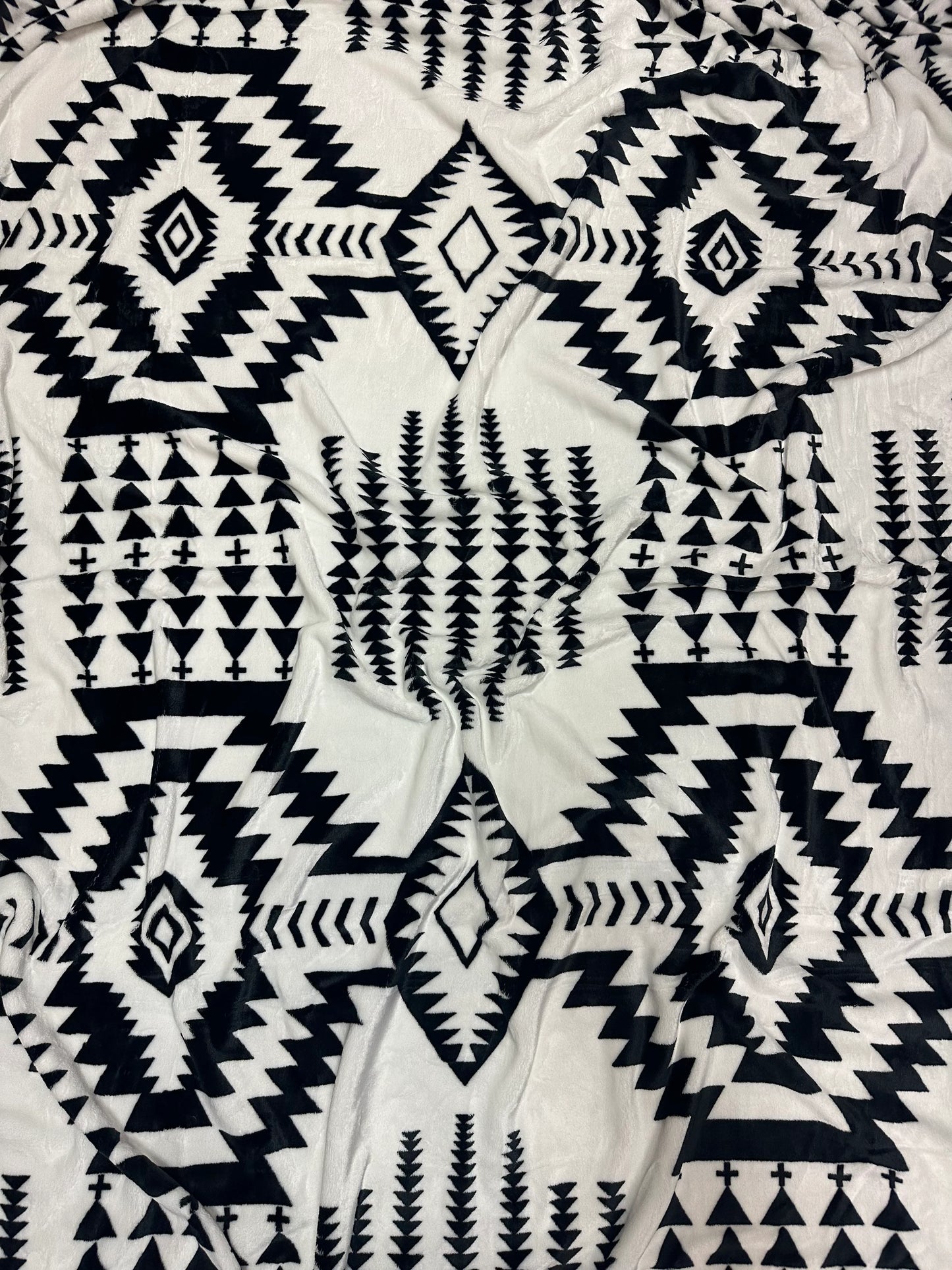 Black & White New Mexico King Size Flannel Blanket (ITEM #SW-116)