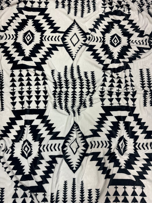 Black & White New Mexico King Size Flannel Blanket (ITEM #SW-116)