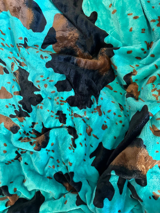 Turquoise Cow Print King Size Flannel Blanket (ITEM #SW-53)