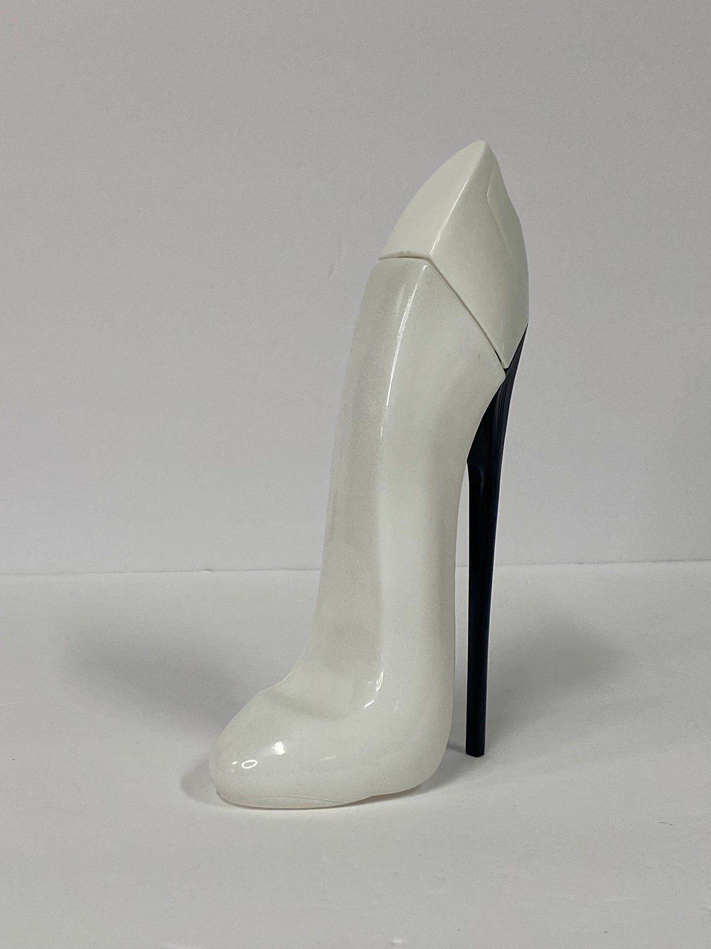 The girl ITS GOOD TO BE DIFFERENT High Heel Perfume